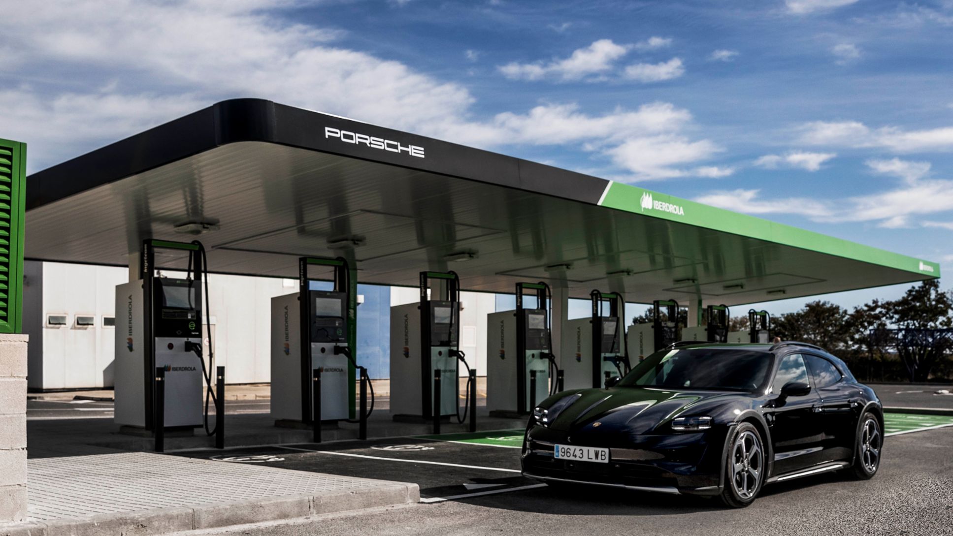 Porsche e Iberdrola, inauguraci&oacute;n de estaci&oacute;n de carga ultrarr&aacute;pida, Comunidad Valenciana, 2022, Porsche Ib&eacute;rica