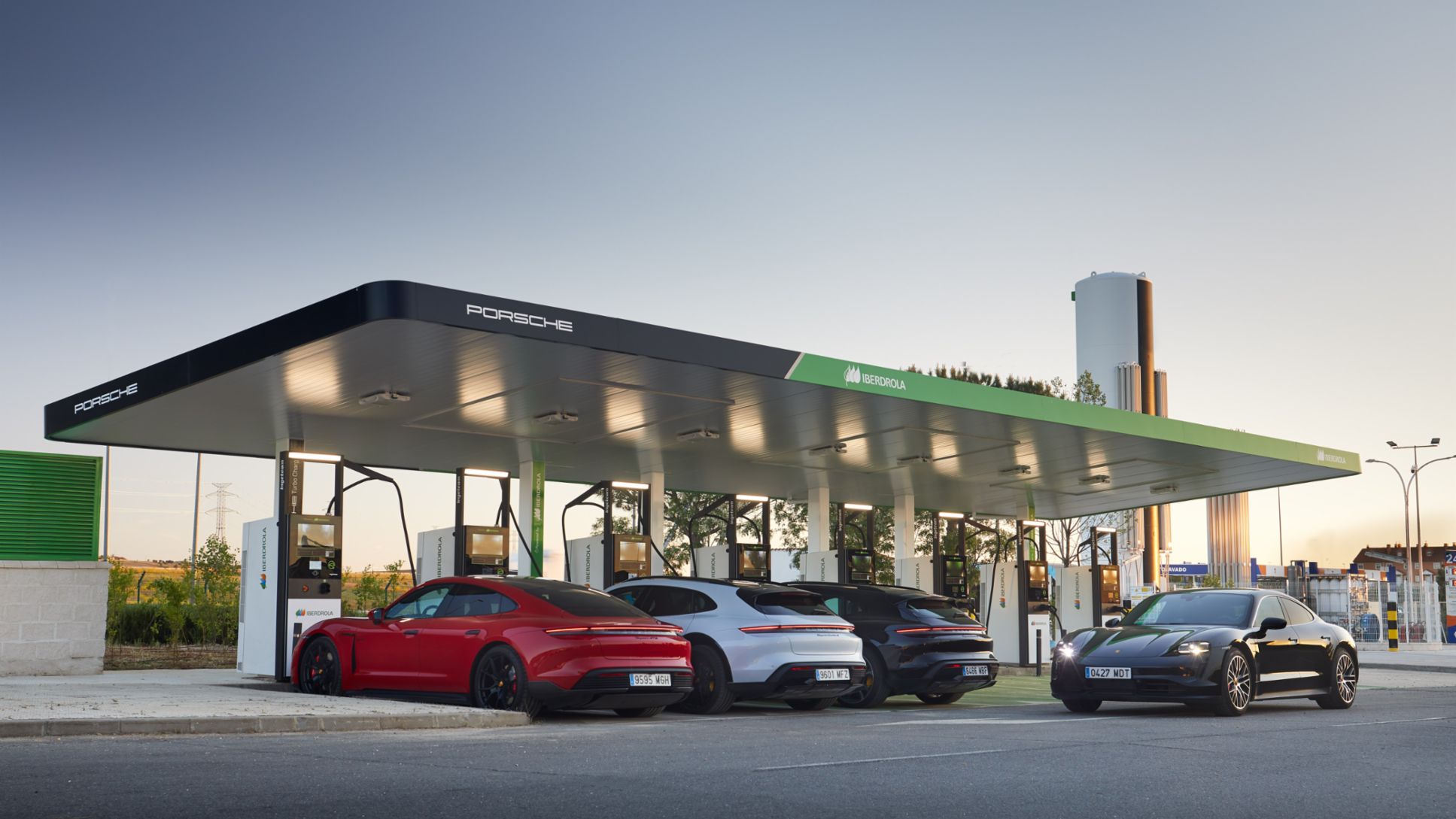 Inauguraci&oacute;n estaci&oacute;n Iberdrola en Salamanca, Porsche Taycan, 2023, Porsche Ib&eacute;rica