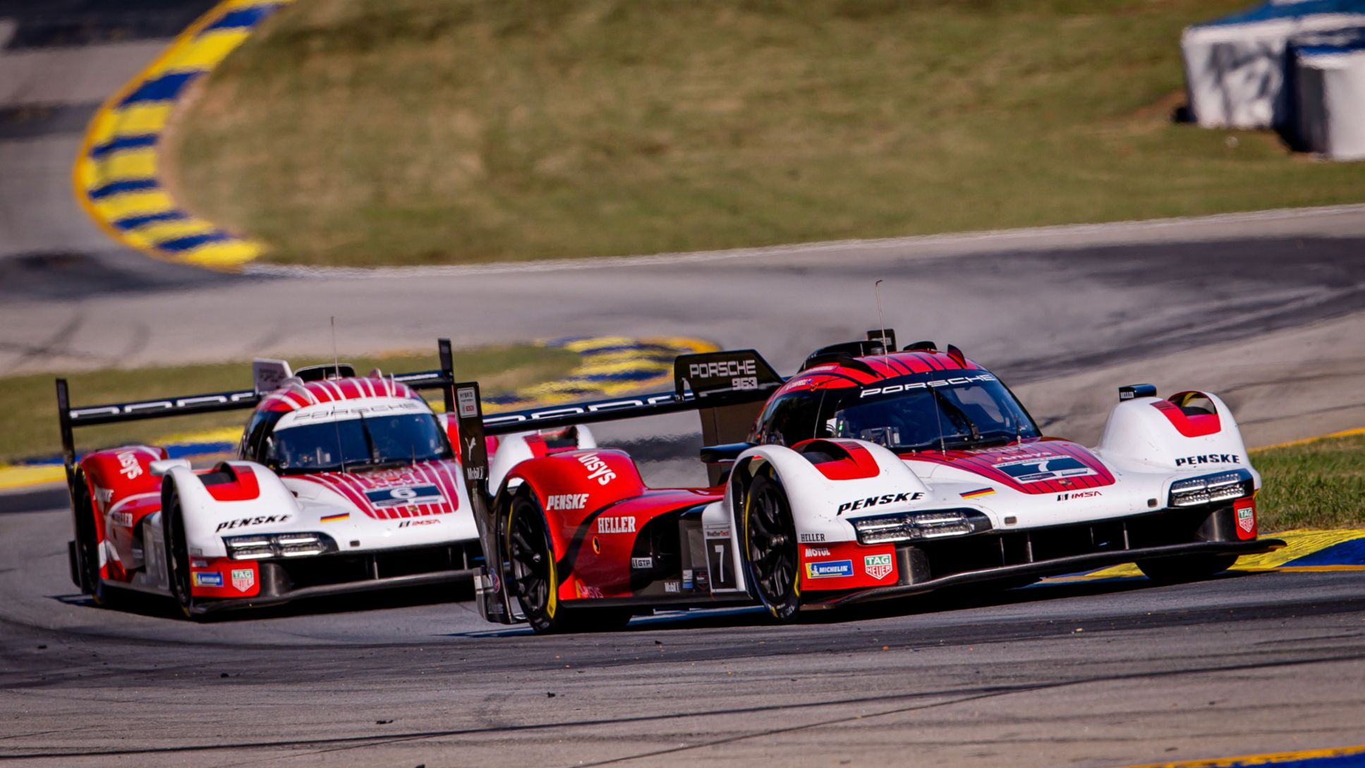 Porsche 963, Porsche Penske Motorsport (#7), Dane Cameron (USA), Felipe Nasr (BR), Matt Campbell (AUS); Porsche Penske Motorsport (#6), Nick Tandy (UK), Mathieu Jaminet (F), Kevin Estre (F), IMSA, Road Atlanta, USA, 2024, Porsche AG