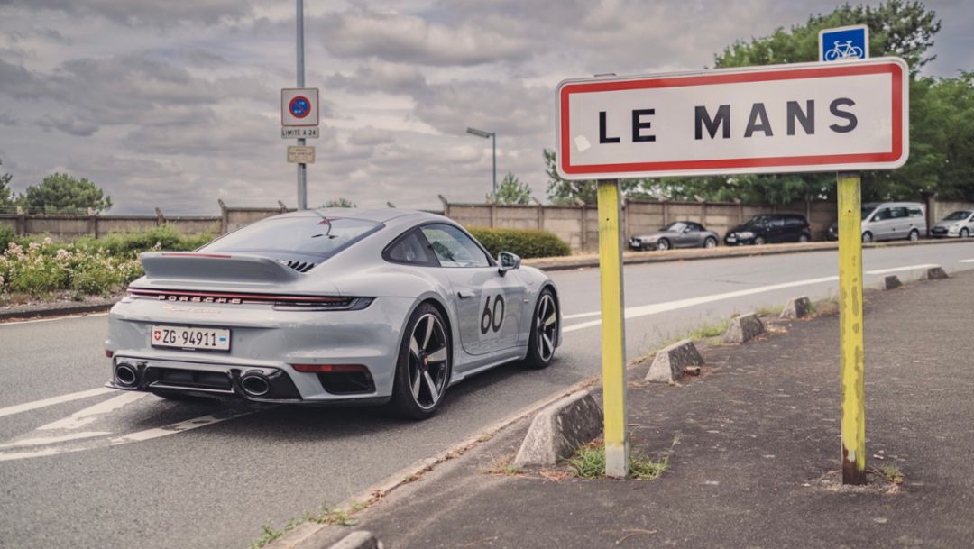 Auf den Spuren von Steve McQueen: im 911 Sport Classic nach Le Mans
