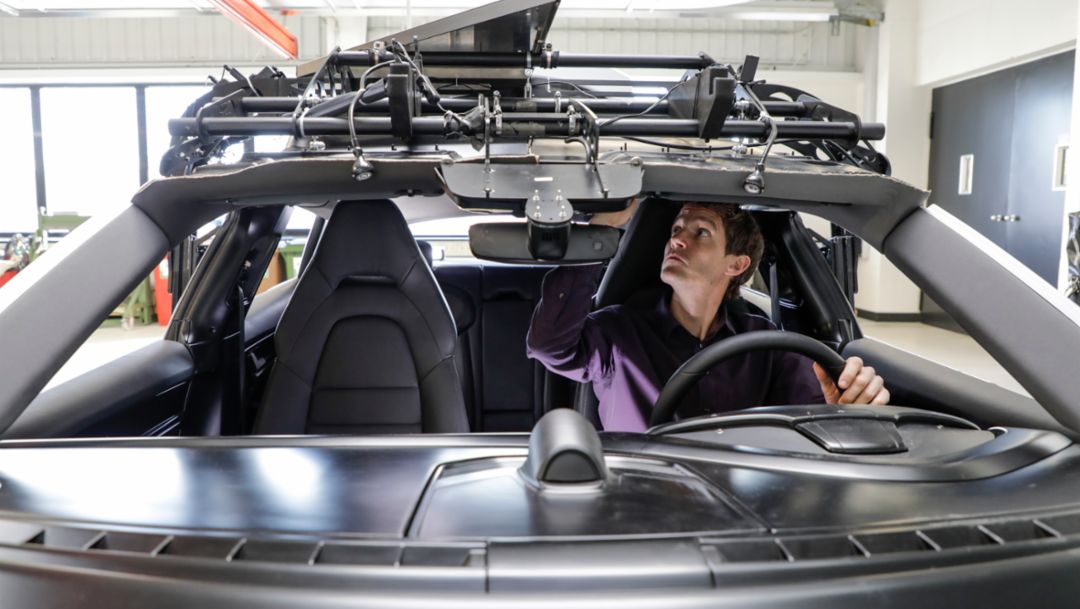 Klaus Bernhard, Team leader PMU, DMU and concept cars, Package Functioning Model of the Taycan Cross Turismo, 2021, Porsche AG