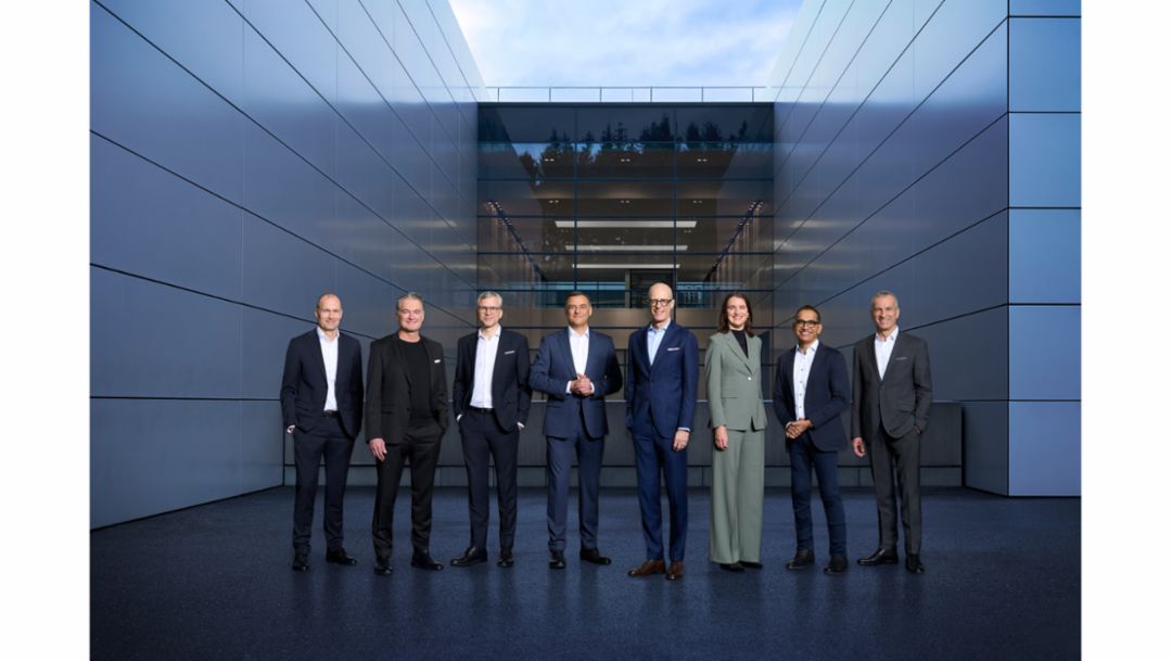 Joachim Scharnagl (Vorstand Beschaffung), Matthias Becker (Vorstand Vertrieb und Marketing), Dr. Jochen Breckner (Vorstand Finanzen und IT), Dr. Michael Steiner (Stellv. Vorstandsvorsitzender und Vorstand Forschung und Entwicklung), Dr. Michael Leiters (Vorstandsvorsitzender), Vera Schalwig (Vorstand Personal- und Sozialwesen), Sajjad Khan (Vorstand Car-IT), Albrecht Reimold (Vorstand Produktion und Logistik), 2026, Porsche AG
