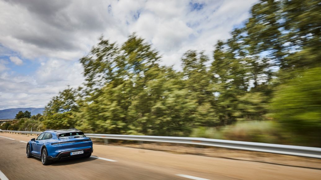 Porsche Taycan, ruta Madrid-Vigo / La Coruña-Madrid, 2021, Porsche Ibérica