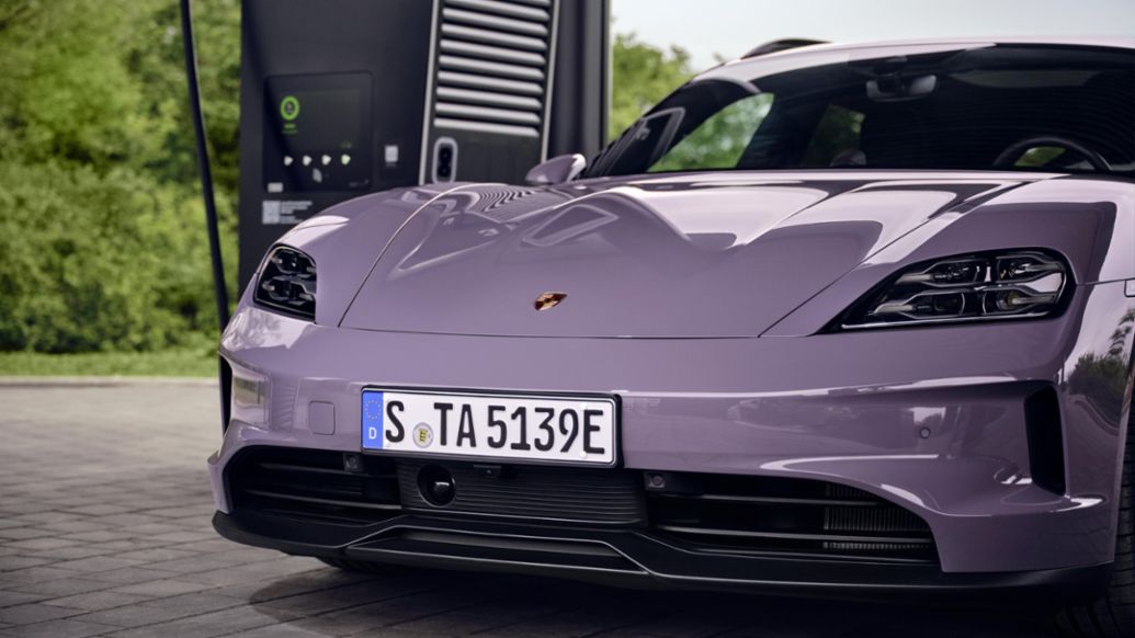 Porsche Charging Lounge, Ingolstadt, 2024, Porsche AG