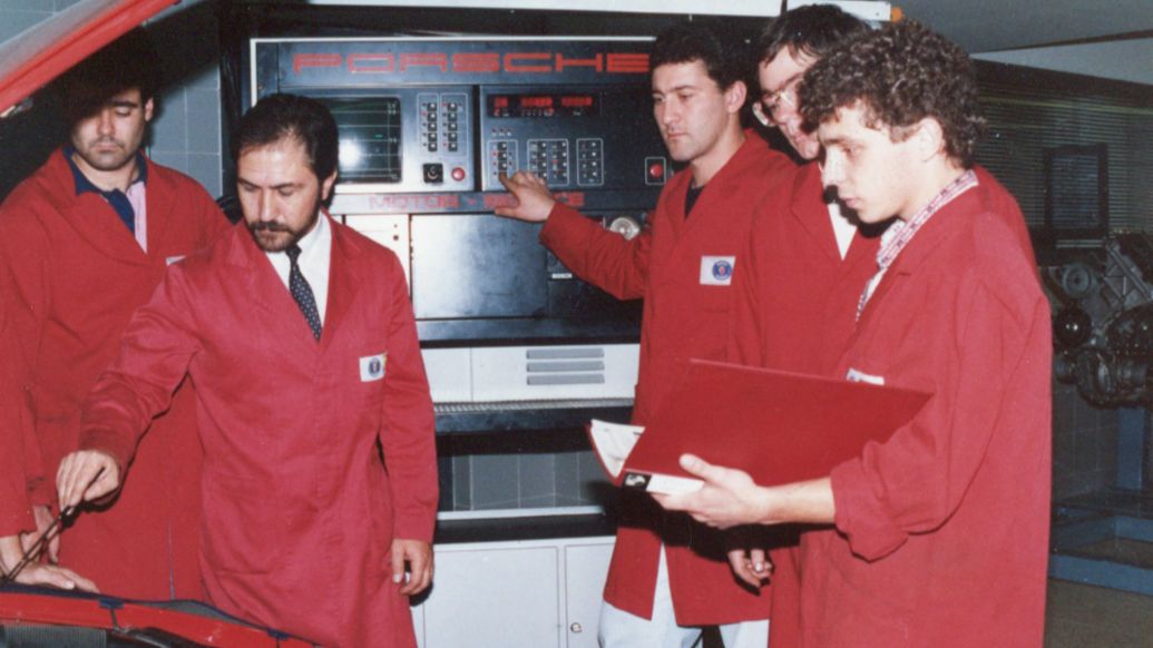 Desde un primer momento, la formaci&oacute;n fue una prioridad, 40&ordm; aniversario de Porsche Ib&eacute;rica (1984-2024)