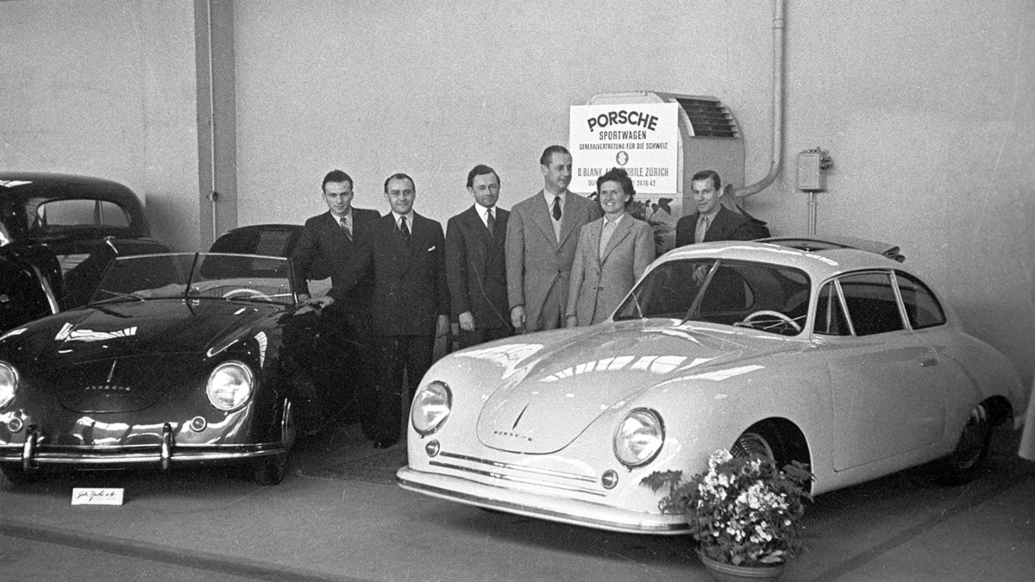 Heinrich Kunz, Hans Orsini, Ferry Porsche, Bernhard Blank, Louise Pi&euml;ch y Ernst Schoch (i-d), 1949, Porsche AG