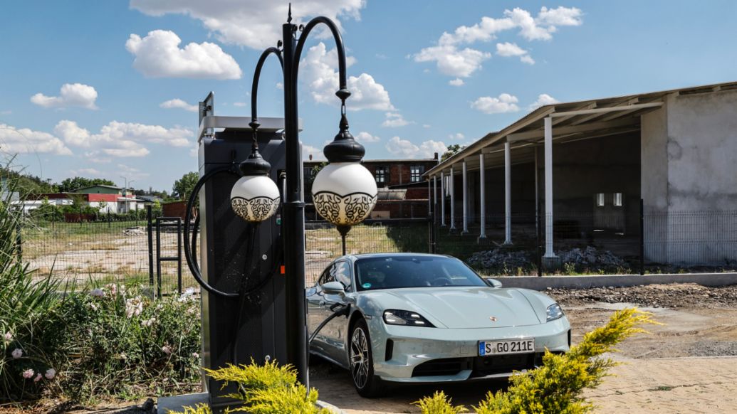 Taycan con bater&iacute;a Performance Plus, viaje Stuttgart - Estambul - Stuttgart, 2024, Porsche AG