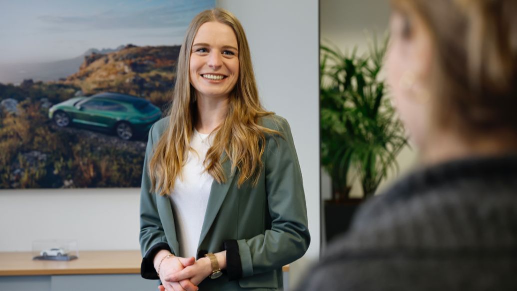 Hannah Sicha, Projektleiterin Nachhaltigkeit in der Lieferkette, 2024, Porsche AG