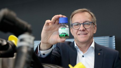 eFuels: Synthetischer Kraftstoff aus erneuerbaren Energien