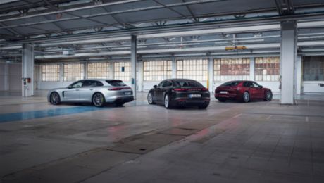 Porsche introduce nuovi modelli Panamera con potenze fino a 700 CV