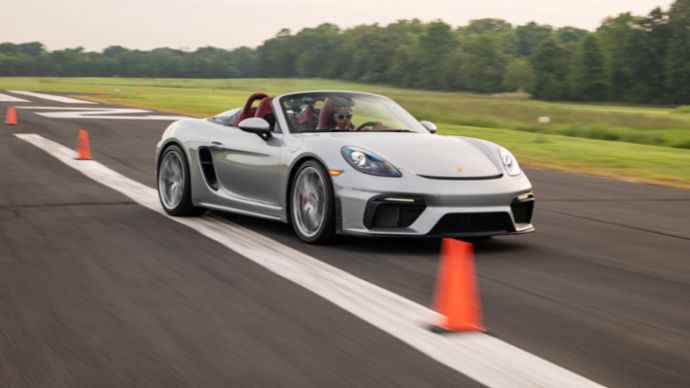 El Porsche 718 Spyder establece Récord Mundial Guinness™ del slalom más rápido