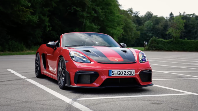 Media Drive: 718 Spyder RS - Guards Red