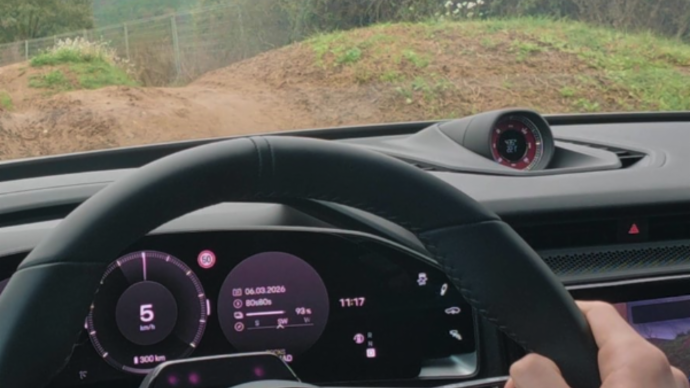 Cayenne Eléctrico, S-GO 421E, Media Drive Barcelona