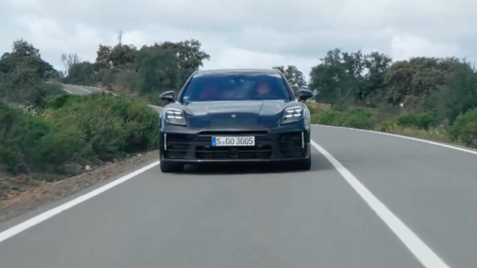 Video: Panamera Turbo - Volcano Grey Metallic