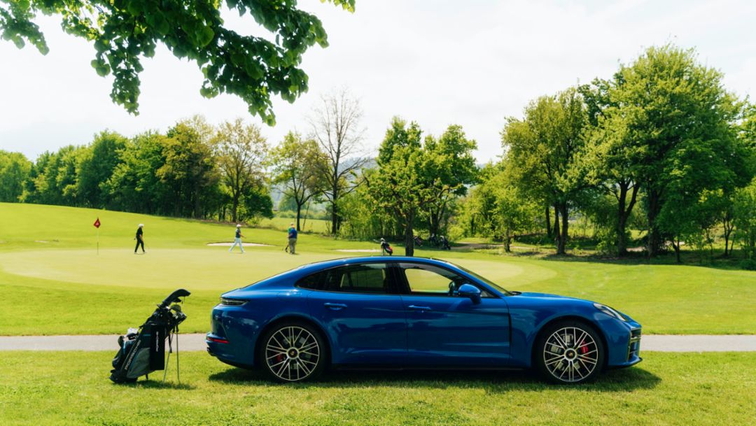 Tra la carreggiata e il fairway