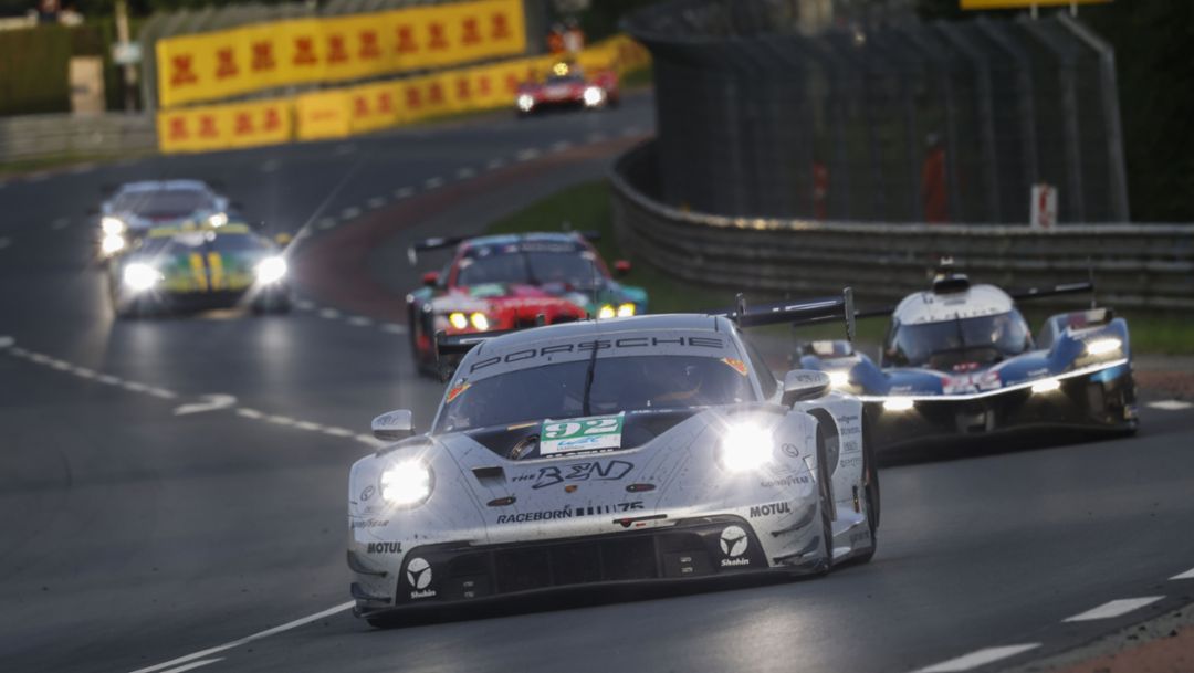 Dura carrera para Manthey, equipo cliente de Porsche, en Le Mans