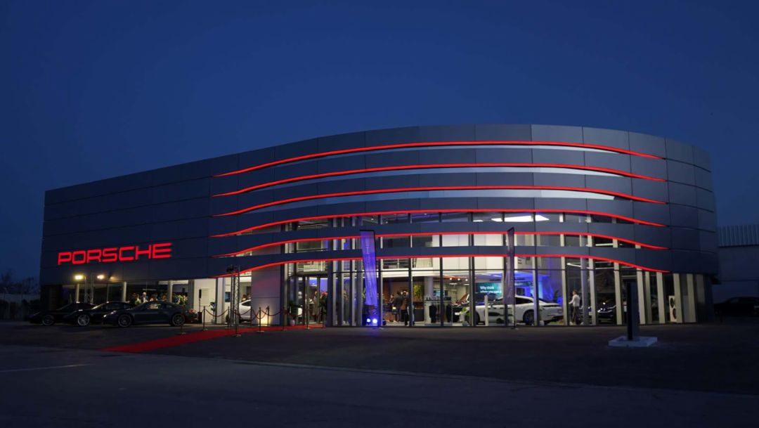 A new era with the opening of the renovated showroom in La Goulette 