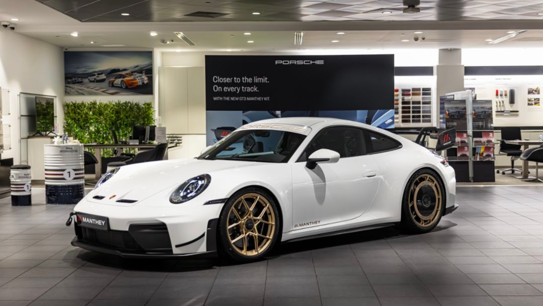 Porsche Centre Doha previews the track-focused 911 GT3 Manthey Kit