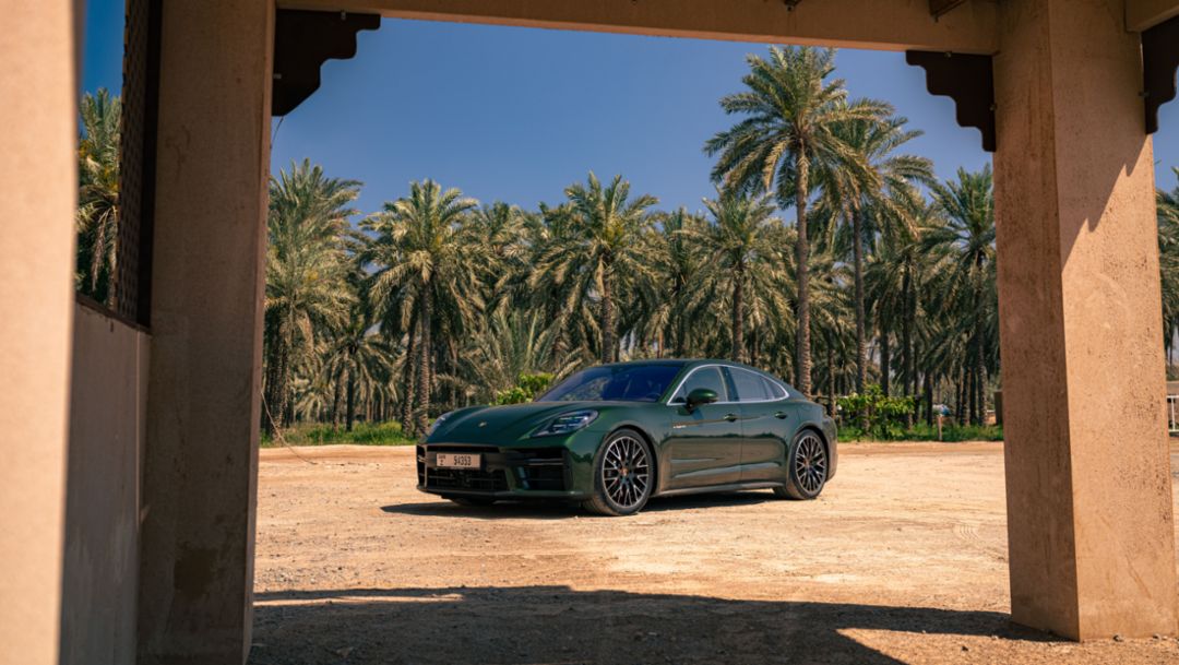 Listicle: Porsche Panamera 4S E-Hybrid