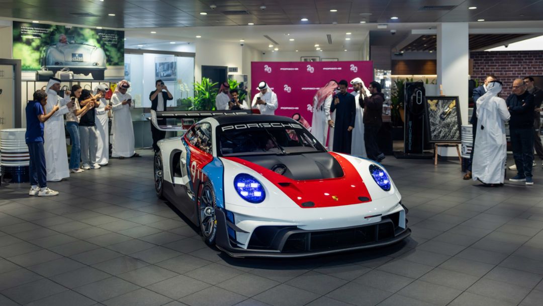 Porsche Centre Doha brings rare 911 GT3 RS Rennsport to Qatar during Ramadan