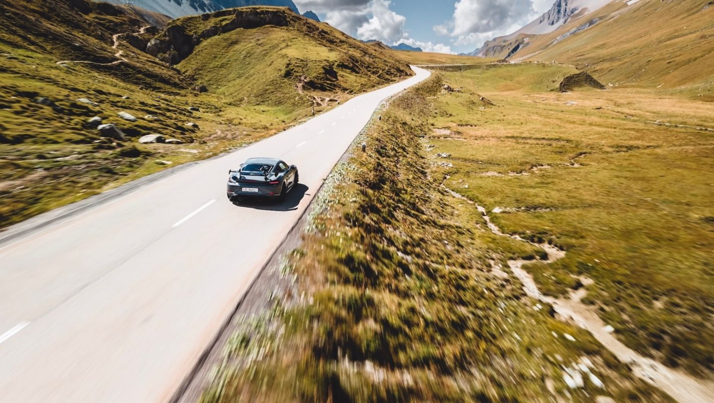 718 Cayman GT4 RS , Swiss Roads, 2024, Porsche Schweiz AG