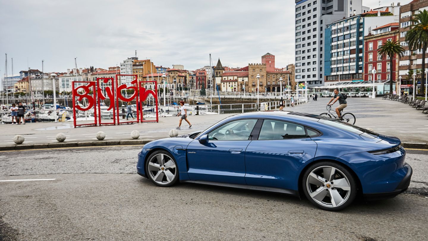 Porsche Taycan, ruta Gijón - Madrid, 2021, Porsche Ibérica