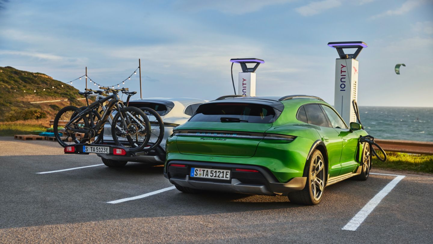 Taycan Turbo S Cross Turismo, Taycan 4S Cross Turismo, 2021, Porsche AG