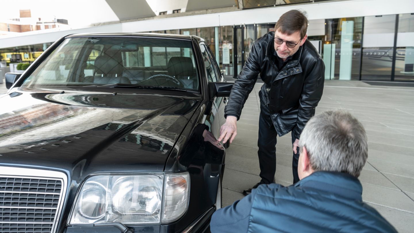 Michael Hölscher, Projektleiter Entwicklung, Michael Mönig, Prototypenmanagement, l-r, Mercedes-Benz 500 E, 2021, Porsche AG