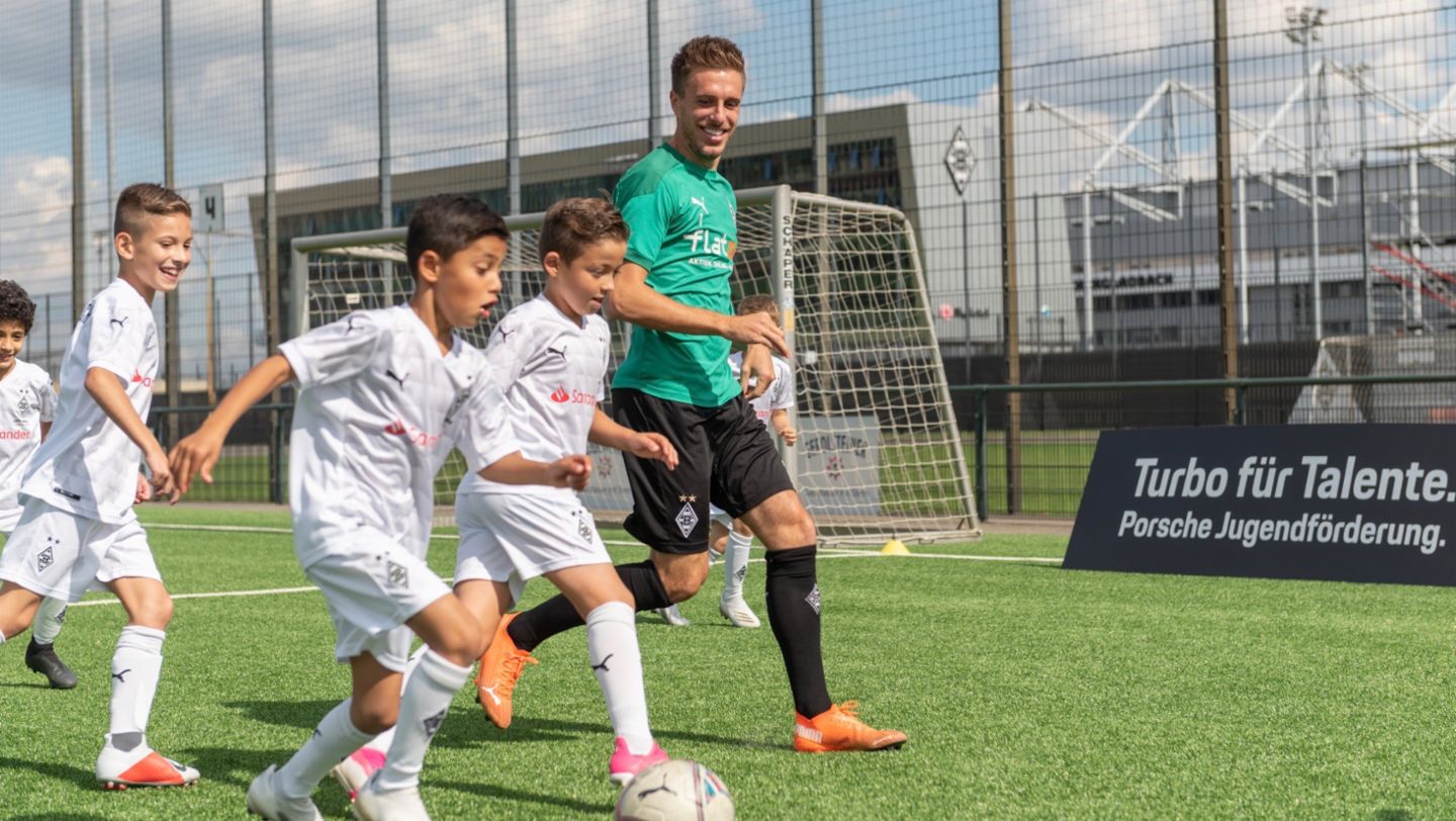 Borussia Mönchengladbach, 2021, Porsche AG