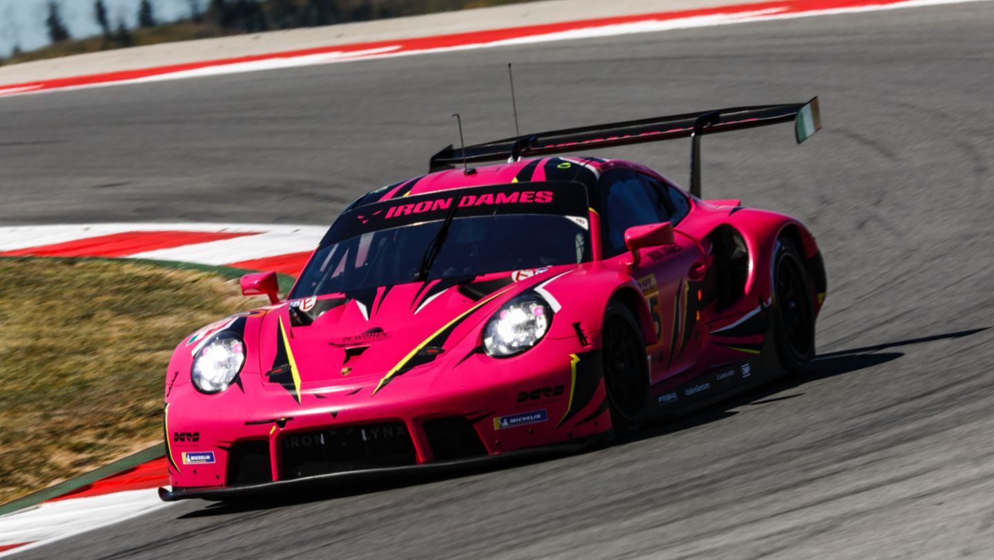Porsche 911 RSR, Iron Dames (#85), Sarah Bovy (B), Rahel Frey (CH), Michelle Gatting (DK), 2023, Porsche AG