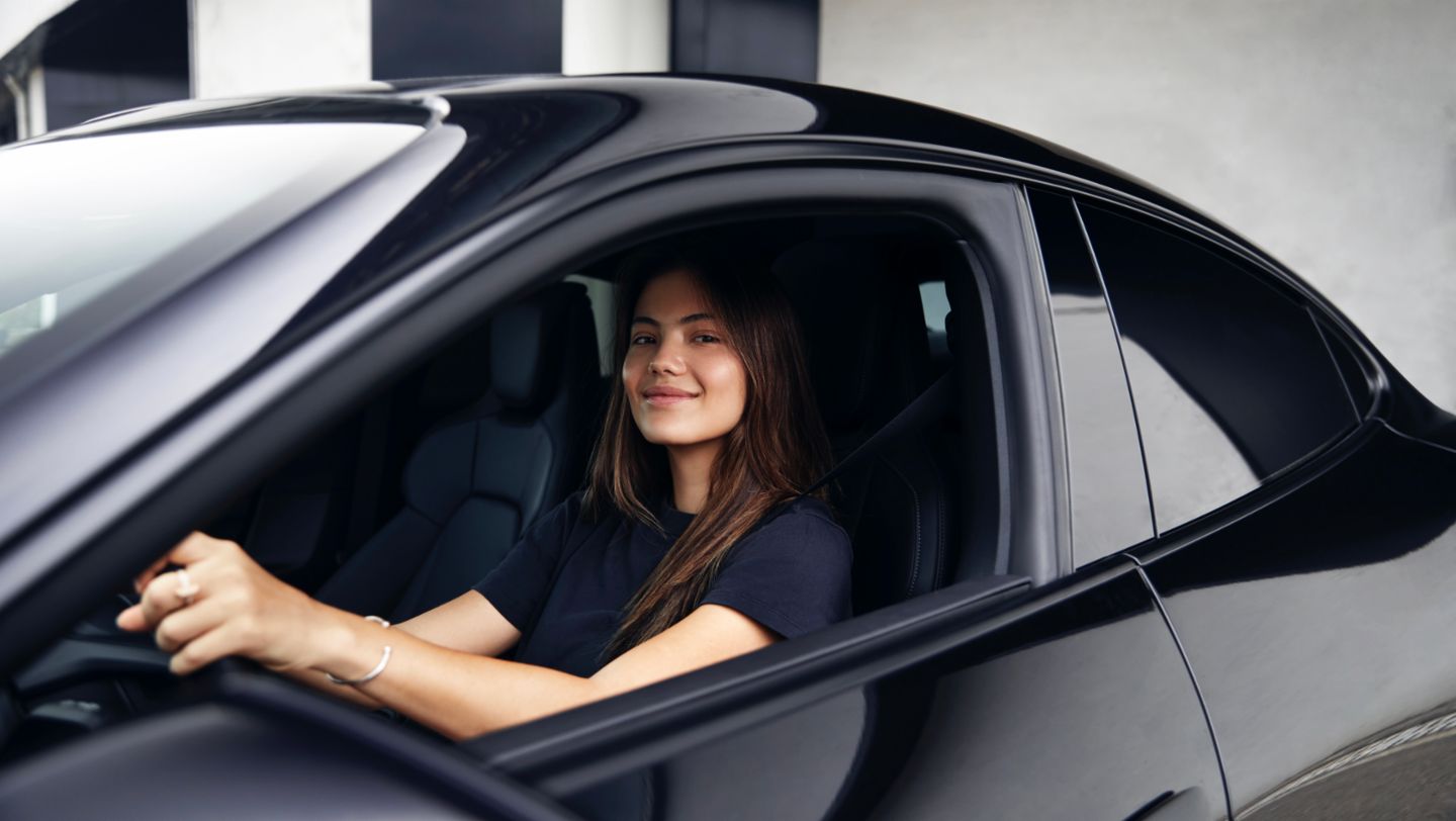 Emma Raducanu, Tennisspielerin und Porsche-Markenbotschafterin, Taycan, Shenyang, 2023, Porsche AG